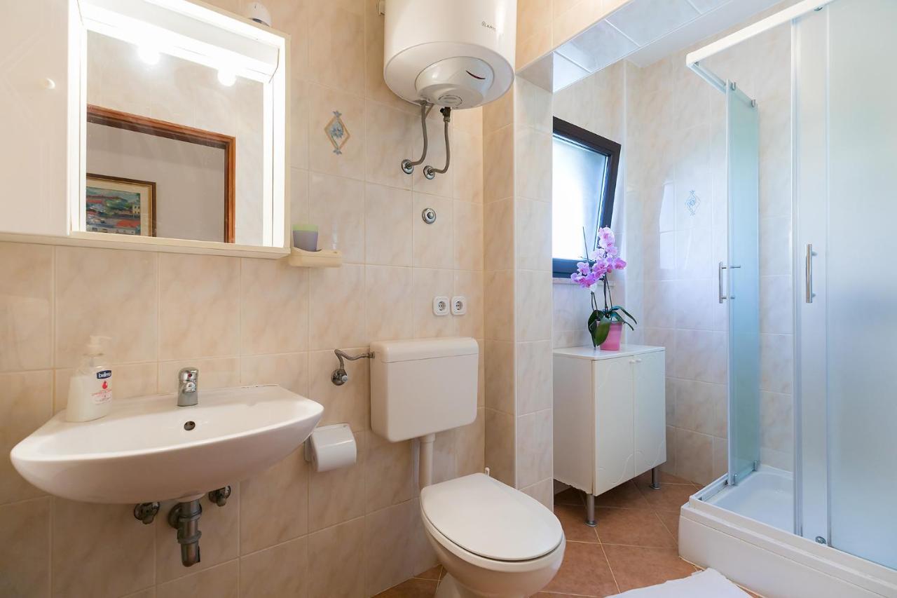 Apartments Marija Funtana Exterior photo